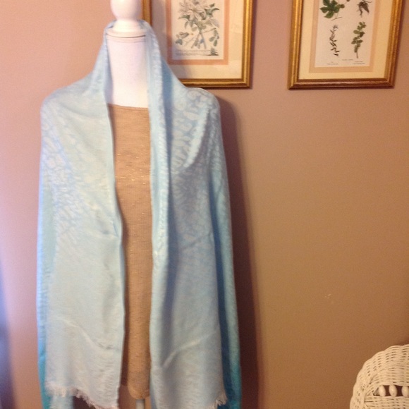 Charming Charlie scarf/pashmina - Picture 2 of 3